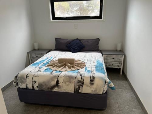 1 king bed, 1 bunk bed, 1 sofa bed