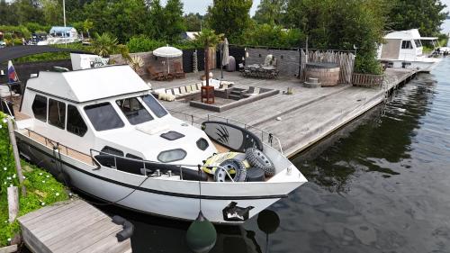 NEW - LITTLE IBIZA, on a lake near Amsterdam, with HOT TUB!, Vinkeveen (Foto 7)
