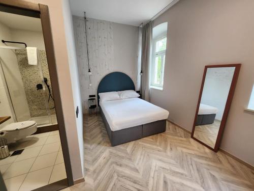Zuhanyzó, Hotel Amfiteatar in Pula Városközpont