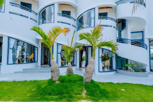 AquaVista Hotel				