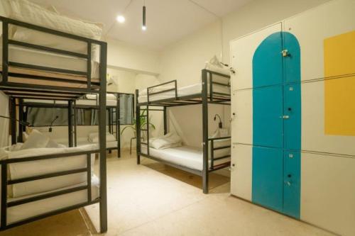 1 bunk bed