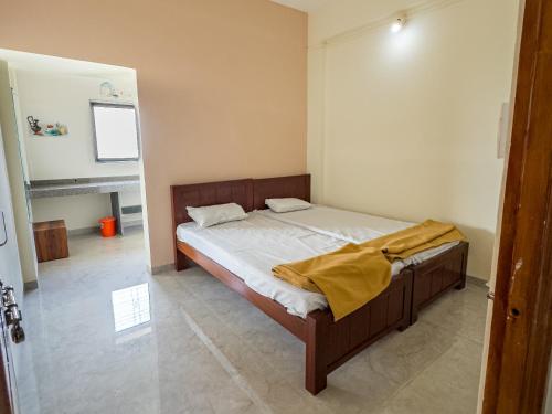 2 twin beds