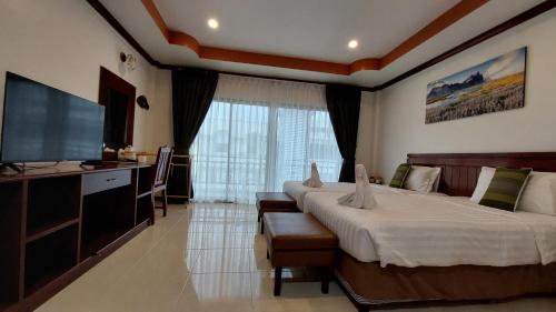 room detail thumbnail 2