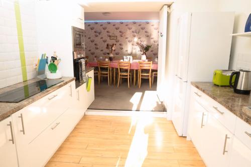 Hallmark Guest House - Kirkhill Industrial Estate