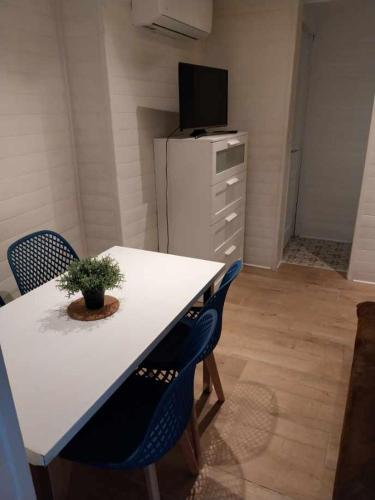 'Le patio' Appartement avec terrasse in โรย็อง