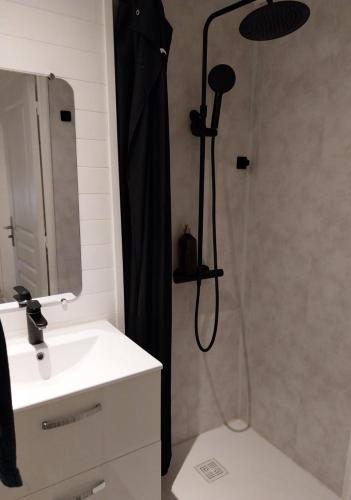 'Le patio' Appartement avec terrasse in โรย็อง