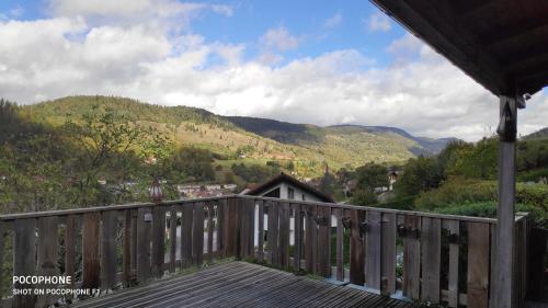 Chalet avec vue sur la vallée (Chalet avec vue sur la vallee) in Saint-Maurice-sur-Moselle
