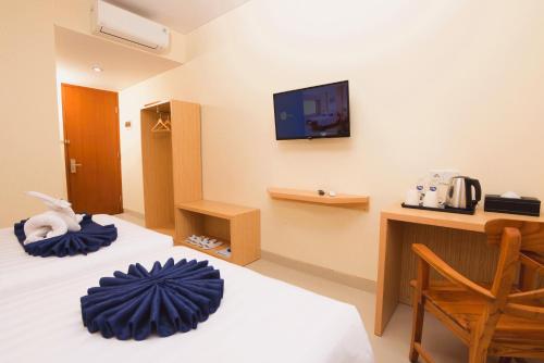 Superior Double or Twin Room image 6