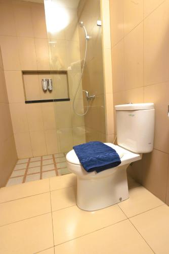 Executive King Room image 5