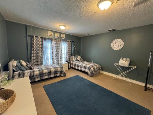 Hakuna Matata Hostel Shared Room in Charlotte, USA