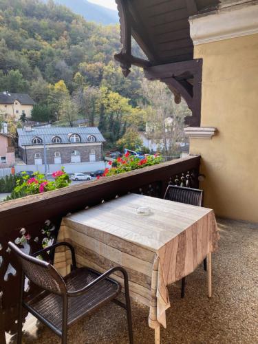 Vintage Castle "Schlosshof " Biker Hotel & B&B 5