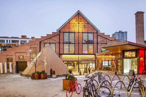 MODERN KING BED FAST WiFi RELAX