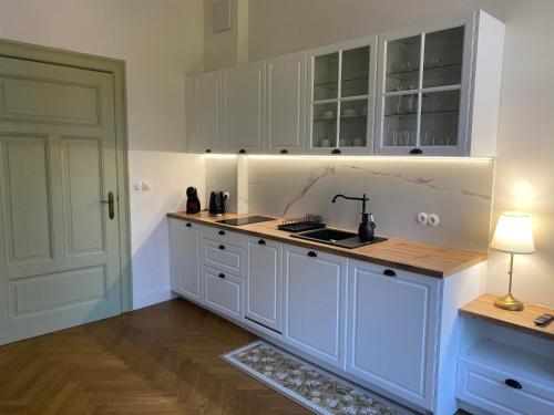 Apartament Mała Secesja - dla wyjątkowych gości, więcej niż hotel - 120 lat historii, komfort, prywatność