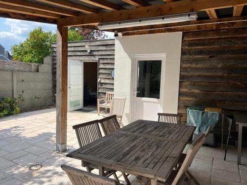 Зовнішній вигляд готелю, Dame Cerise in Вавре