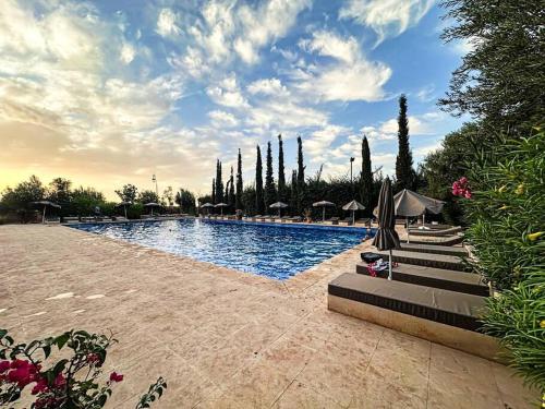 Waky Club Large Luxury Villa