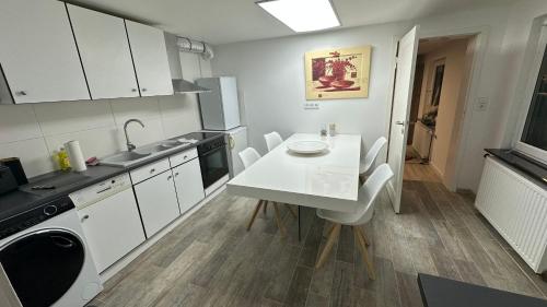 Kitchen, KustenNest gepflegte großzugige Ferienwohnung Nahe Ostsee mit Garten in Ratekau