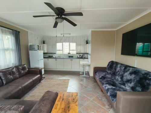 Weaver's corner cottage Weaver's corner cottage