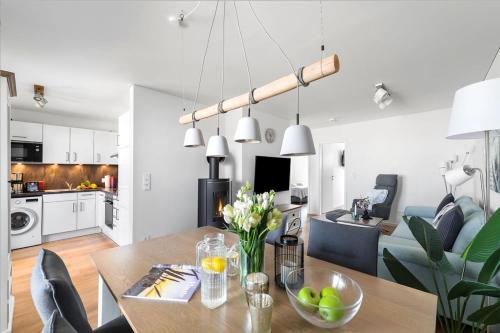 Kitchen, Maltes-Ostseekoje Parken frei vorm Haus, 500m zum Strand,Infrarotsauna,Magenta TV mit Netflix ,Disne in Olpenitz