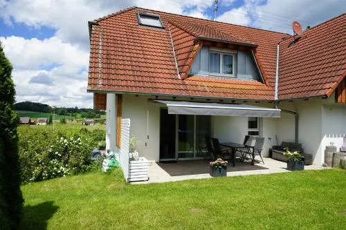 Ferienwohnung mit gemütlicher Terrasse im Nordschwarzwald in Oberreichenbach, Deutschland