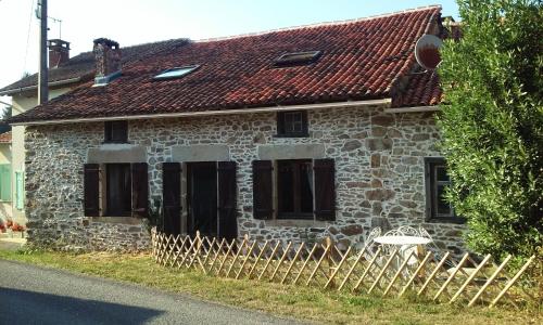 La Croix De Camargue - Accommodation - Oradour-sur-Glane