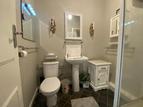 Elegant & Romantic - Entire Flat with 2 Magnificent Views, Bath (fotografie 8)
