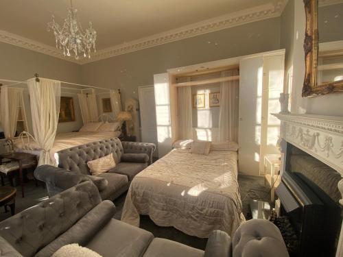 Elegant & Romantic - Entire Flat with 2 Magnificent Views, Bath (fotografie 6)