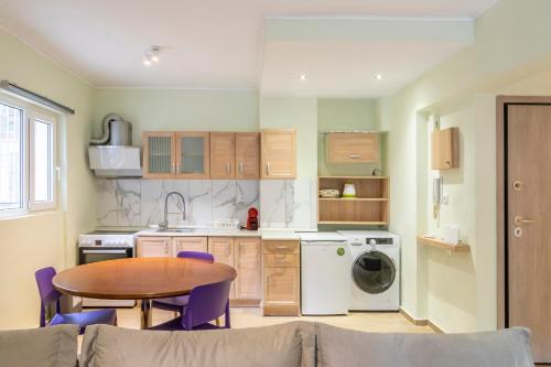 Dousma Apartment, Ateny