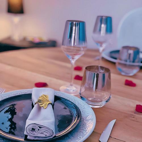 Dream Room avec Jacuzzi, Sauna, Table de massage et Lit à eau (Dream Room avec Jacuzzi, Sauna, Table de massage et Lit a eau) in Forbach