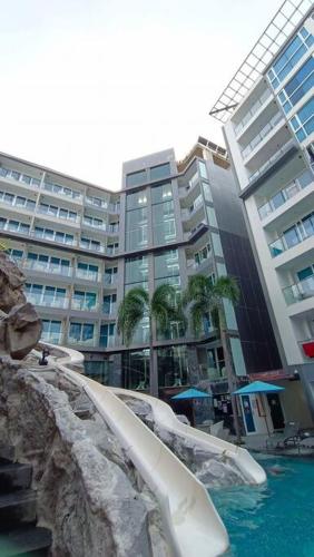 Centara Avenue Residence