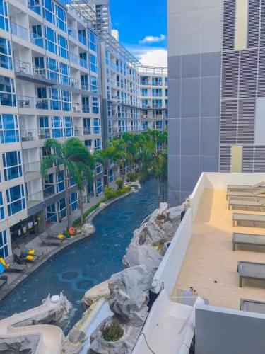 Centara Avenue Residence