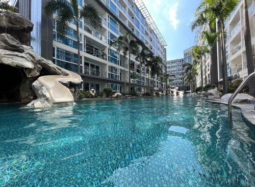 Centara Avenue Residence