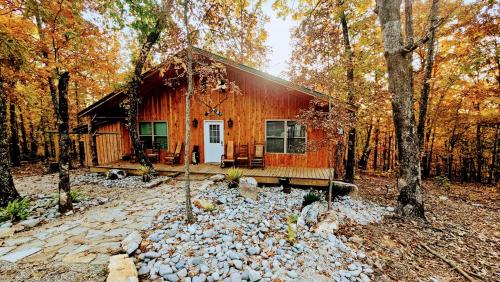 . Hideaway Cabin near Mammoth Springs, Ark