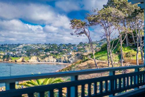 Spectacular La Jolla Cove Compound in San Diego, USA