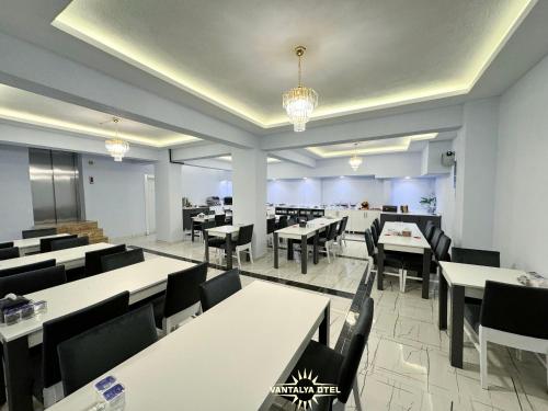 Restorāns, Vantalya Otel in Vana