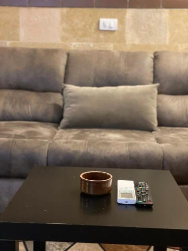 ستوديو هادئ وراقي