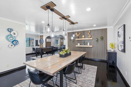 Central Location Family Size Home in Temple City, USA
