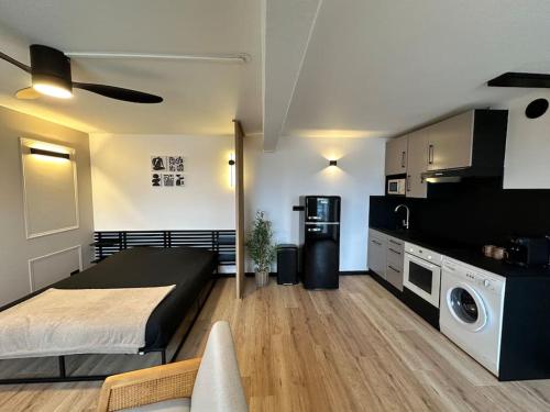 Charmant Studio Neuf, Hypercentre, Parking, Balcon, Strasbourg (photo 9)