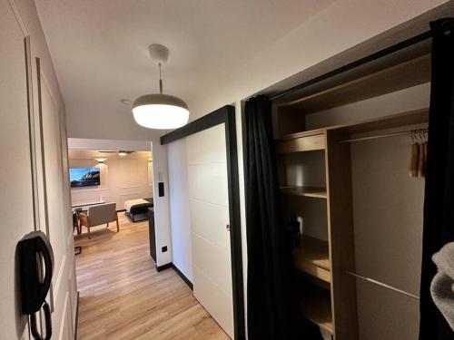 Charmant Studio Neuf, Hypercentre, Parking, Balcon, Strasbourg (photo 10)