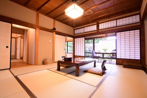 高野山 西禅院和室　デラックス　ファミリールーム　専用シャワー＆トイレ付