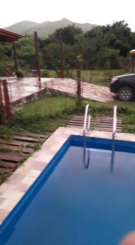 casa con kincho y pileta en Vaqueros, 2 dormitorios