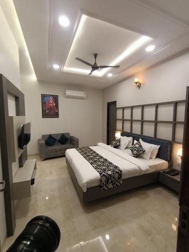 Deluxe Double Room image 1