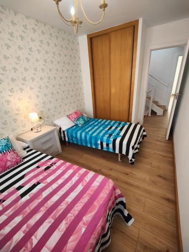 Chalet con WIFI , PS4 , garaje, 5 dormitorios, 3 baños, Santiago de Compostela