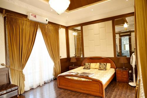 Luxury Spanish Villa Close to Raya Fairways Commercial - image 13