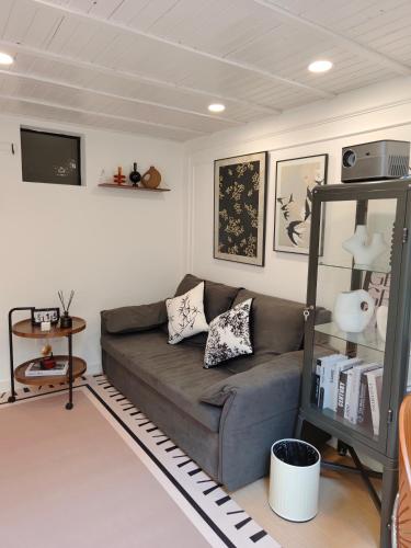 Shanghai Dreams - Cozy Sunroom on Yongkang Road - Entire Apartment Shanghai Dreams - Cozy Sunroom on Yongkang Road - Entire Apartment