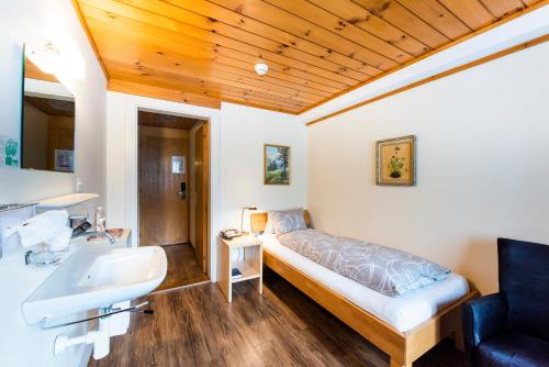 Hotel Brienzerburli - image 9