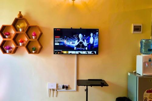 Studio Apartment by Beyond Vacay in FigTree Apartments Unit 404 Studio Apartment by Beyond Vacay in FigTree Apartments Unit 404