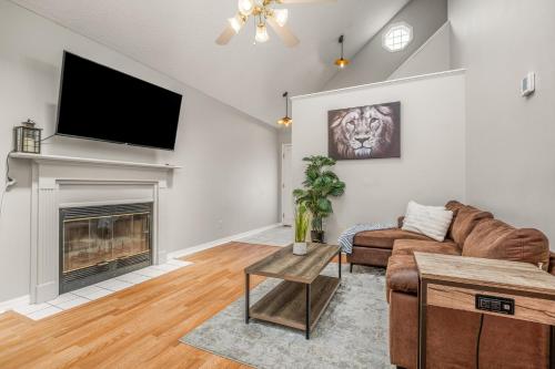 Charming Urban Family Home near Beaches & Downtown in Myrtle Grove