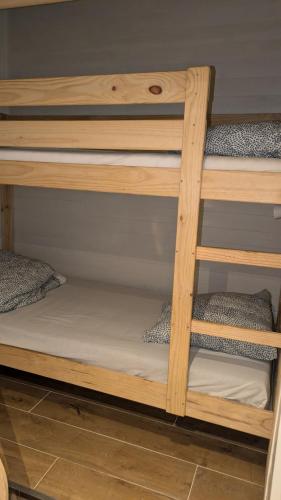 'Le patio' Appartement avec terrasse in โรย็อง