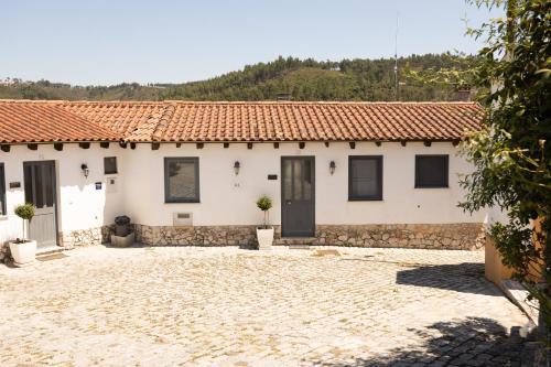 3 bedrooms, 4 beds