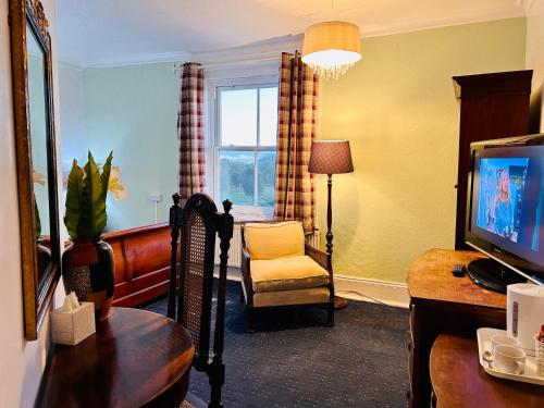 Double Room with Sea View image 6
